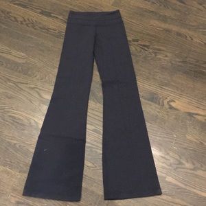 Lululemon yoga pant size 2